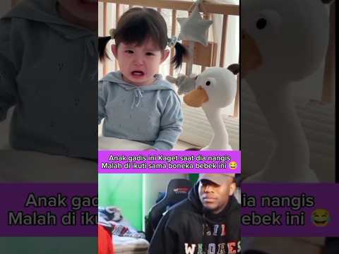 Lagi nangis malah di ikuti sama boneka bebek ini ๐ #trending #ngakak #viral #funny #memes