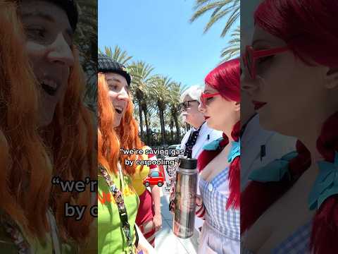 Veggie Girl takes the Fast Food House to VidCon 😍 [pt1] #funny #fastfoodhouse #comedy #vidcon #vlog
