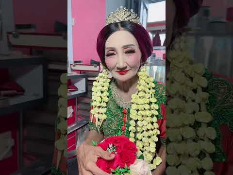 SELAMAT YA NENEK.SEMOGA UMUR PANJANG BAHAGIA SELALU