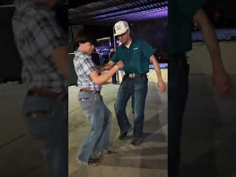Quieres bailar? #fypviralシ #viralvideo #viralshorts #baile #rancho #lgtbiq #ritmo #bailes