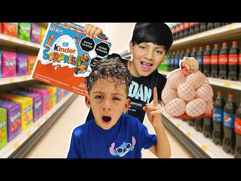 COMPRAS A CIEGAS PARA EL CUMPLE DE DYLAN!! | Family Juega