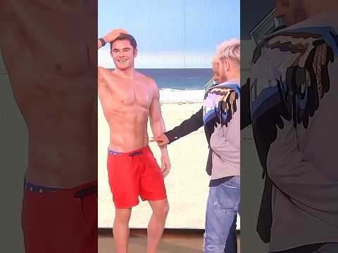 Zac Efronβ Displays his Abs ...