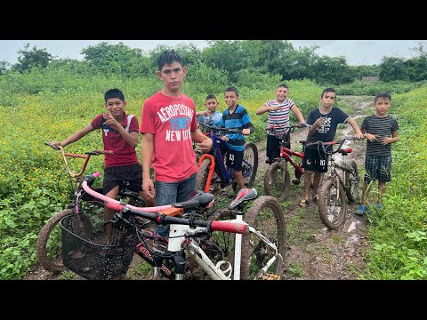 HICIMOS LA BICICLETAS 🚲 4x4 ASI NOS DIVERTIMOS EN LA LLUVIA 🌧 CON LOS SOÑADORES 🔥🚀/ ponchuelas