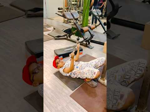 Gym 🧖 ki moti aunty 🕵️♀️🧐 #shorts #funny #ruh #trending #viralvideo