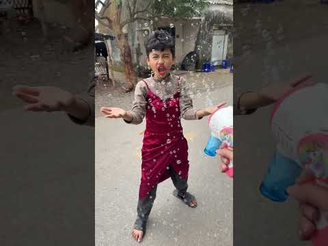 Cô bé ích kỉ không cho bạn chơi cùng - The selfish girl doesn't let you play with her #shorts