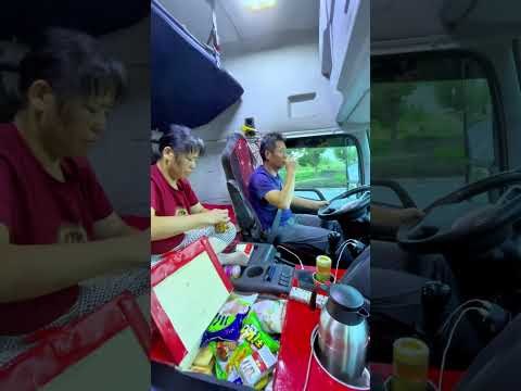 卸完货回家了，提前祝大家国庆快乐。#用抖音记录卡车生活 #卡车夫妻日常 #automobile