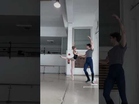 Pas De Deux with Ballet Dancers Ellen Makela & Paolo Calo | Intermezzo Ambassadors