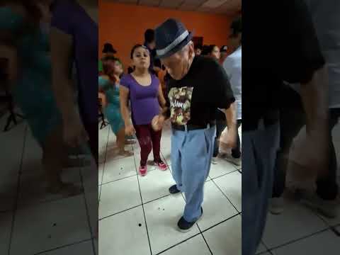 Baile cómico suabesito youtuber
