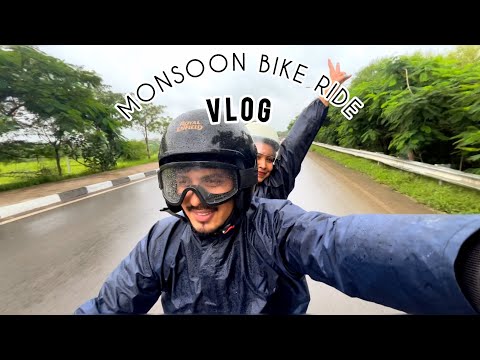 Bike ride | Monsoon Food Vlog | Momo, Samosa and Chicken Curry