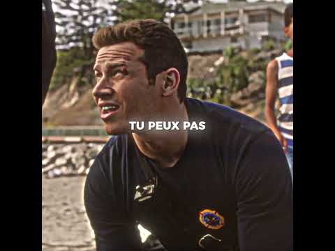 La plage a rencontré la foudre.