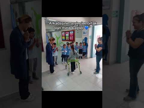 Okulumuzun desteğiyle yürüteç alınan öğrencimiz ve arkadaşlarının sevinci❤️ #öğretmen #öğrenci #anı