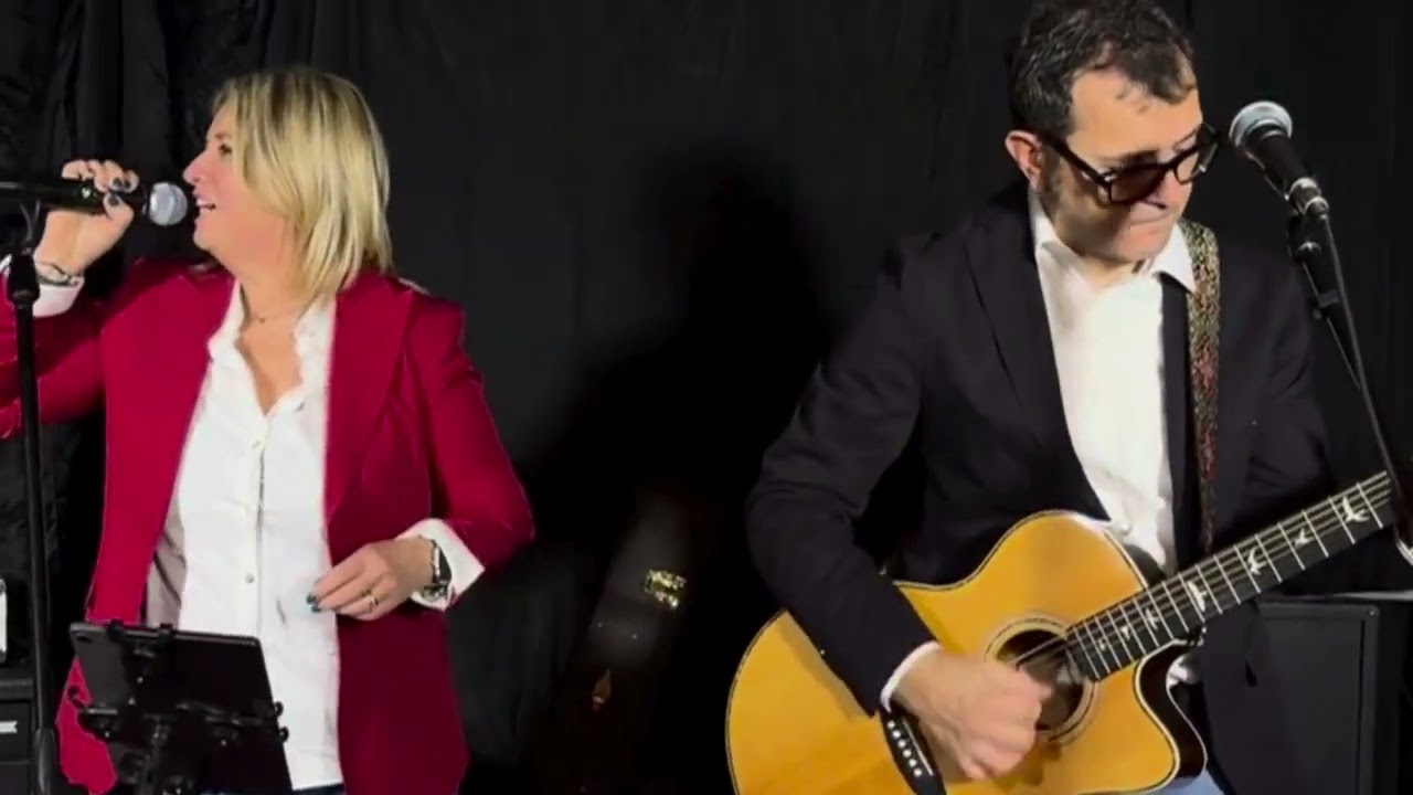 THE TOAST ACOUSTIC DUO