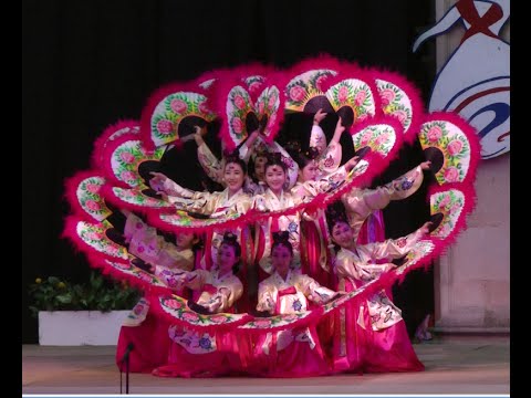 Korean traditional dance: Buchaechum 부채춤