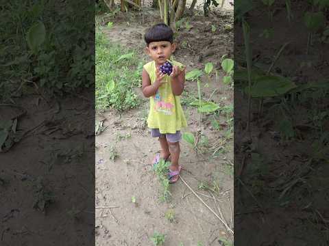 এই ছোট্ট বনুটিকে আজ মাটির আঙুর বানিয়ে দিতে হল🍇#art #clay #pottery #shorts #viralvideo #minivlog