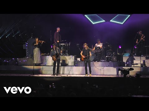 The Lumineers - Gale Song (Live From Wrigley Field) ft. James Bay