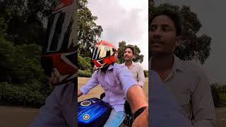 guys ldki leke ghumne ki umar me  dost ke sath ghumrhe h #motovlog #youtubeshorts #viralshorts #r15