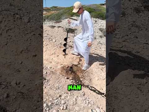 He found Oil in Desert ๐ข๏ธ๐๏ธ (@Wood_Mood) #shorts #shortvideo #oil