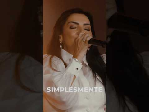 O clipe de 'Simplesmente Te Adorar + Eu Só Quero Tua Presença' já está no ar! #Eyshila #MKMusic