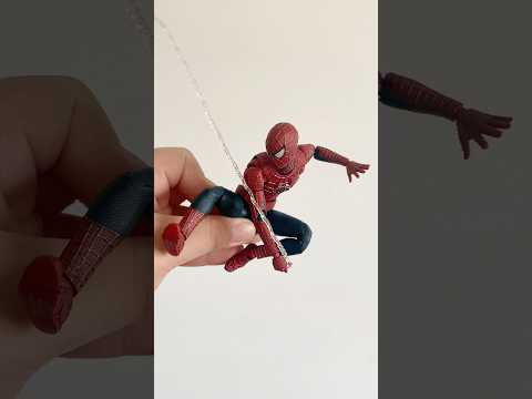 Posing ShFiguarts Tobey Maguire #shfiguarts #spiderman #samraimispiderman #tobeymaguire #shorts