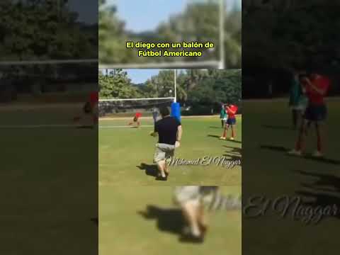 🤯 Maradona no tenía problemas con ningún tipo de balón  #shorts