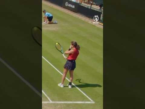 Wait… what? 🫨 Ulrikke Eikeri somehow catches a ball INSIDE her strings! #shorts #tennis #wta #sport