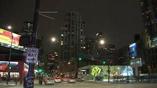 Man robbed at gunpoint in River North, Chicago police say