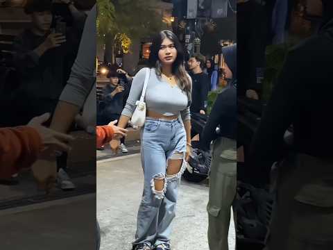 beautiful but arrogant! #prank #comedy #funny #shortvideo