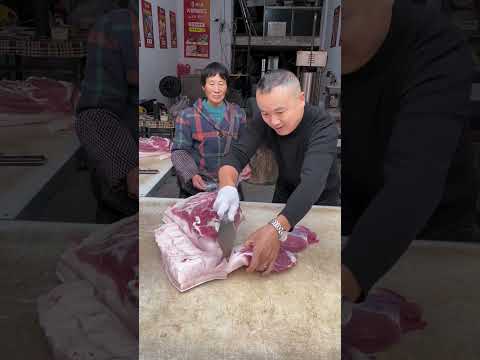 My auntie loves buying pork belly. #RuralPork #ChoppingKnife #1million