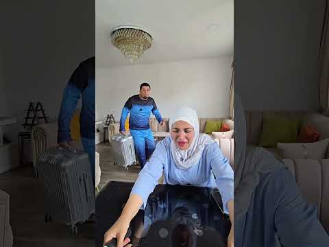 حمزه وسمر. لما تناديك الزوجة وانت بالبيت #ضحك #زواج #عائلة #مشاهير #حمزه_سمر #funny