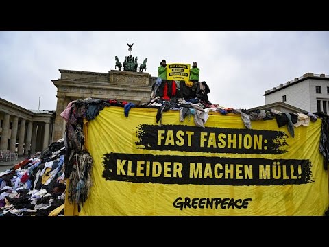 Ακτιβιστές της Greenpeace κατά της βιομηχανίας της μόδας