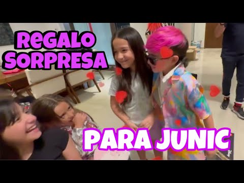 Fernanda le da un Regalo Sorpresa a JUNIC EL FAMOSO - visita en Monterrey