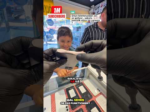 Sizce SAKIZ İPHONE Temizliğinde İşe Yarar MI⁉️#memes #shots #viralvideo #viral