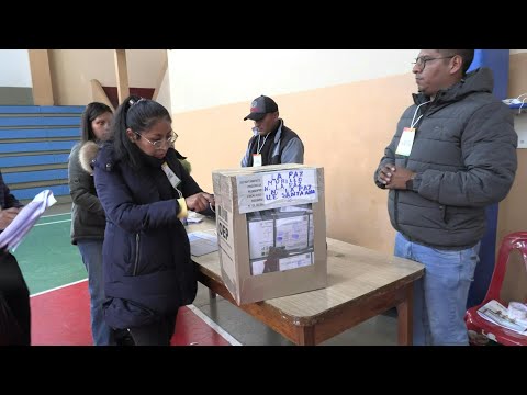 Polling stations close in La Paz for Bolivian general election | AFP