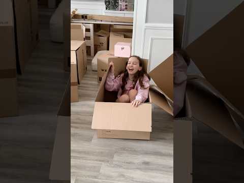 Hiding in moving boxes #jonathanjoly #shorts