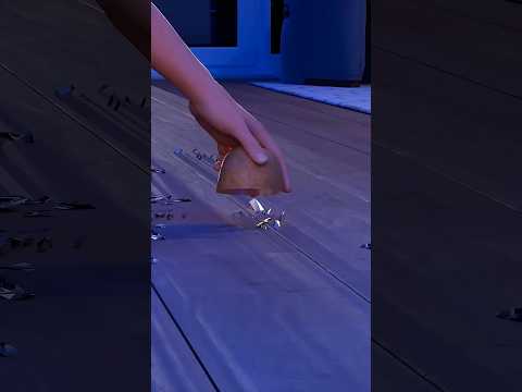 The trick that safely picks up broken glass 😱