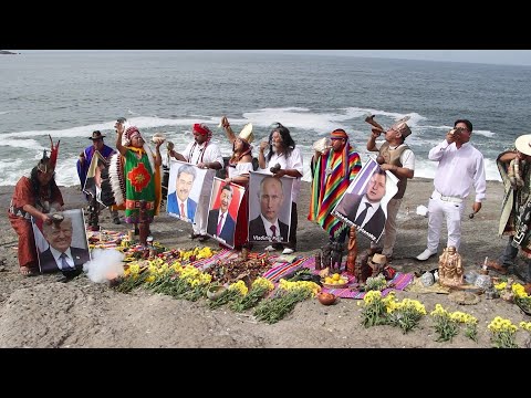 Peruvian shamans perform rituals and make new year predictions | AFP