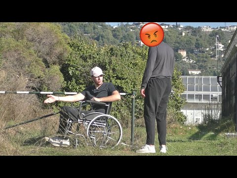 Il n’a aucune pitié pour les handicapé..