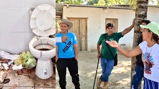 Doña Pelada ENOJADA dice vivimos 8 aquí y Nadie limpia el Baño 🤮