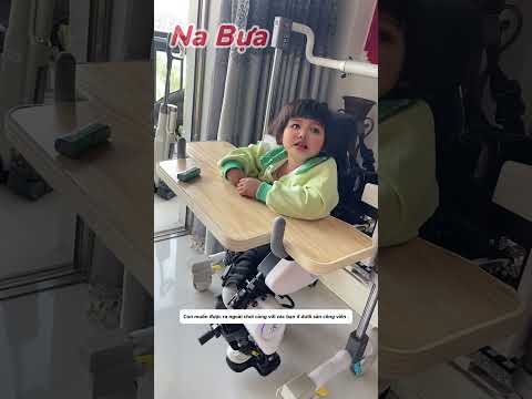 Cô Bé Có Đôi Chân Kì Lạ Nhưng Ước Mơ Được Đi Chơi Khiến Ai Cũng Xúc Động 😢