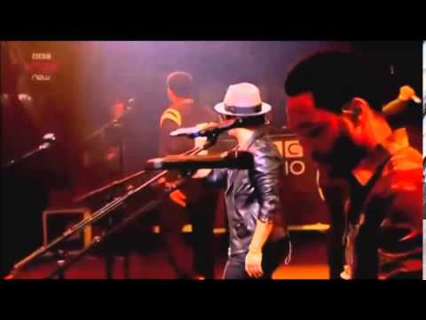 Bruno Mars - Natalie (Live)