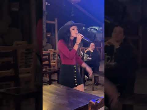 Bésame vestida de vaquera ❤️‍🔥 presentacion en vivo en el @ranchodelsol🤲🏻