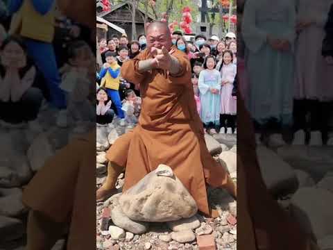 Kung Fu Monk Performing ｜Shaolin hard Qigong