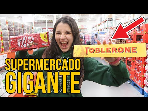 Visitando un SUPERMERCADO de COSAS GIGANTES
