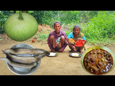 tribe 80 years old grandma cooking SNAKE FISH with BOTTLE GOURD and eating || traditional lifestyle