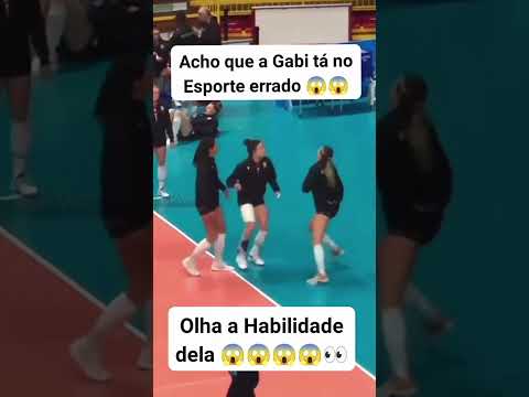 ACHO QUE A GABI TÁ NO ESPORTE ERRADO #vôlei#2025