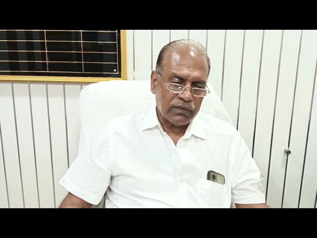 #news #chhattisgarh #covid19 #coronavirus 

बिलासपुर । प्रदेश के अन्य हिस्सों के अलावा बिलासपुर में भी कोराना अपना पैर पसार रहा है। धीरे धीरे कोरोना प्रभावित मरीजों की संख्या बढ़ती जा रही है और स्वास्थ्य विभाग एलर्ट मोड में आ चुका है । कोरोना के ताजा आंकड़े पर अगर नजर डालें तो फिलहाल 68 मरीजों का कोरोना टेस्ट हुआ है जिसमें 32 मरीज पॉजिटिव डिटेक्ट हुए हैं । 18 मरीज अभी भी कोरोना एक्टिव हैं । 13 मरीज ठीक हो चुके हैं और 12 मरीज होम आइसोलेशन पर हैं । बीते सोमवार को शहर में कोविड पॉजिटिव दो मरीजों की पहचान की गई। पहला संक्रमित गोलबाजार और दूसरा मरीज उसलापुर में मिला था। कुछ दिनों से दोनों को सर्दी-खांसी और बुखार था। डॉक्टर की सलाह पर दोनों ने आरटीपीसीआर टेस्ट कराया।
जिसमें दोनों की रिपोर्ट पॉजिटिव आई। स्वास्थ्य विभाग द्वारा इन मरीजों के संपर्क में आए लोगों का आज कोविड टेस्ट किया जा रहा है। विशेषज्ञ चिकित्सक बताते हैं कि कोरोना भले ही पूर्व की भांति अब भयानक ना हो लेकिन देश और दुनिया में कोरोना की उपस्थिति आज भी है । कोरोना को लेकर हमारी रोग प्रतिरोधक क्षमता जरूर बेहतर है,इसलिए कोरोना अब पहले की तरह व्यापक दुष्प्रभाव नहीं डाल पा रहा है । जो वैक्सीनेटेड नहीं हैं उनमें आज भी खतरा बना हुआ है,लिहाजा कोराना को लेकर जारी गाइडलाइंस को फॉलो करना आज भी जरूरी है । लोग सोशल डिस्टेंसिंग को आज भी फॉलो करें और जरूरी एहतियात बरतें ।

बाईट डॉ सुरेश तिवारी,सीएमएचओ बिलासपुर