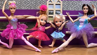 Ballerinas ! Elsa & Anna toddlers are practicing ballet - Barbie dolls - Aurora is the teacher