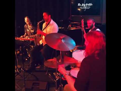 🎷Jazz Funk Sax laying into some minor blues action! 🎷