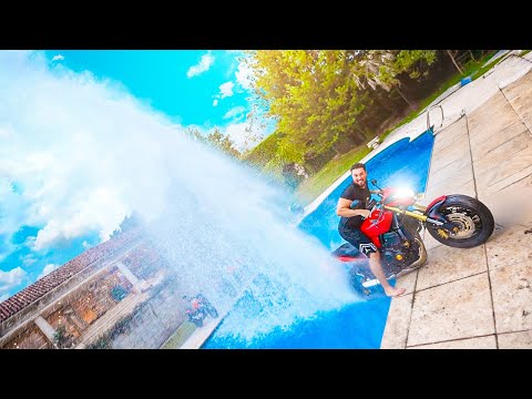 JOGUEI A HORNET NA PISCINA E FIZ A MAIOR CACHOEIRA DE TODOS NA CASA NOVA !! 😱