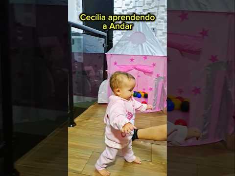 Ela aprendendo a andar #bebe #shorts